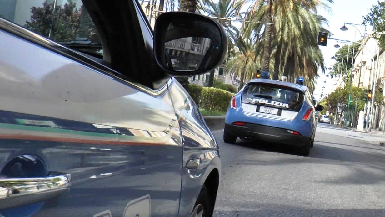 Catania, folle inseguimento tra Barriera e Carrubella: in auto con catalizzatori rubati e senza patente