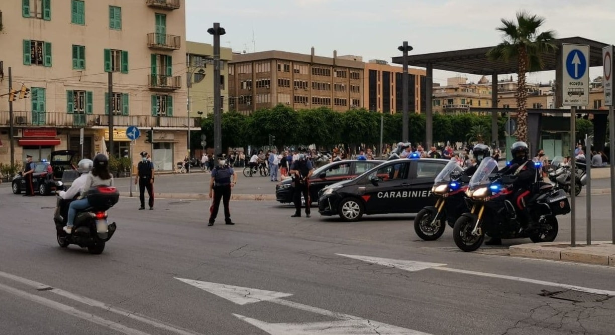 Controlli di soggetti e auto da parte dei carabinieri per le strade della città: in via Palermo un evaso dagli arresti domiciliari