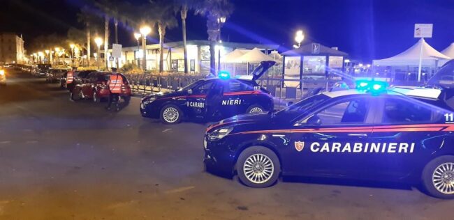 Presunto sguardo di troppo in via Francesco Crispi, scoppia la rissa: identificati gli autori dell’aggressione