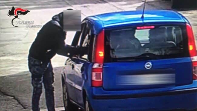 Quartiere in mano agli spacciatori: 7 arresti, sequestri e ricercati – NOMI, VIDEO e FOTO