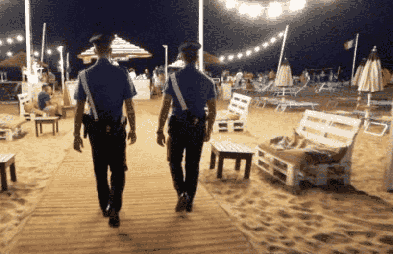 Ferragosto, rapinati giovani durante la notte: doppio arresto dei carabinieri