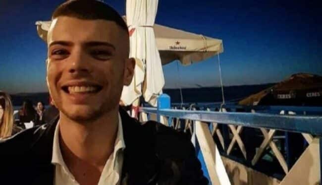 Non ha sfidato il mare ma si è tuffato per salvare un amico: così è morto Luca Carollo