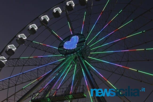 A Ferragosto i catanesi scelgono la ruota panoramica, boom di presenze: “La zona si è ripopolata” – FOTO e VIDEO