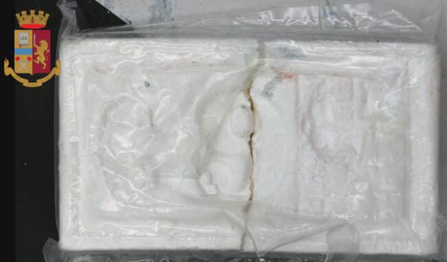 Catania, il lupo perde il pelo ma non il vizio: da poco scarcerato, in casa oltre 1 Kg di cocaina