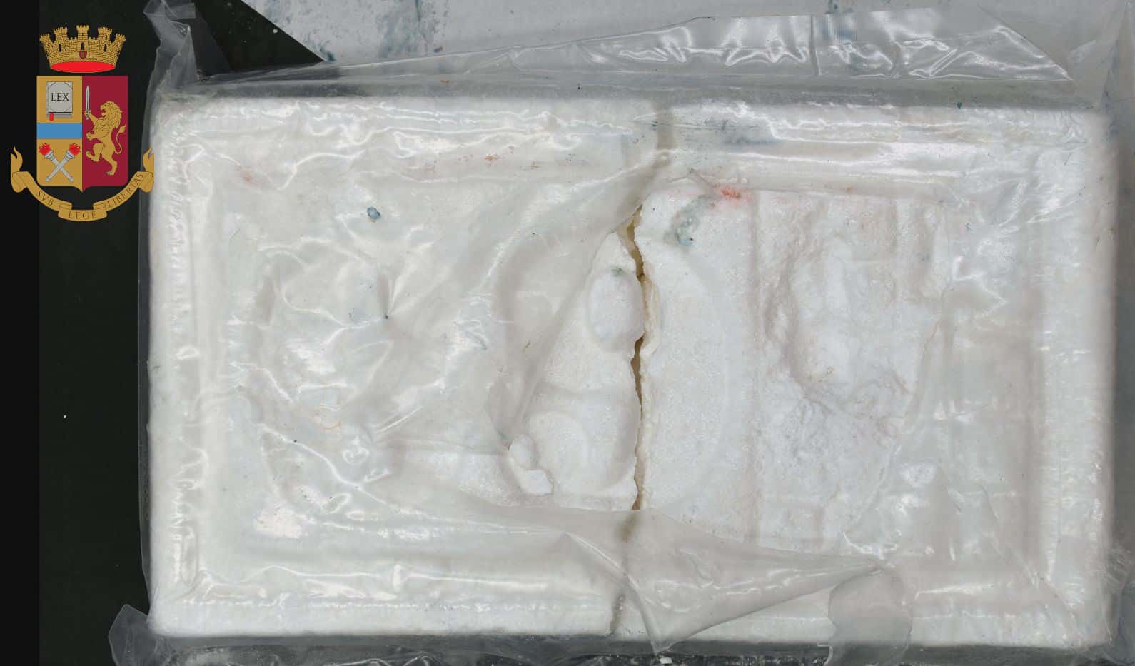 Catania, il lupo perde il pelo ma non il vizio: da poco scarcerato, in casa oltre 1 Kg di cocaina