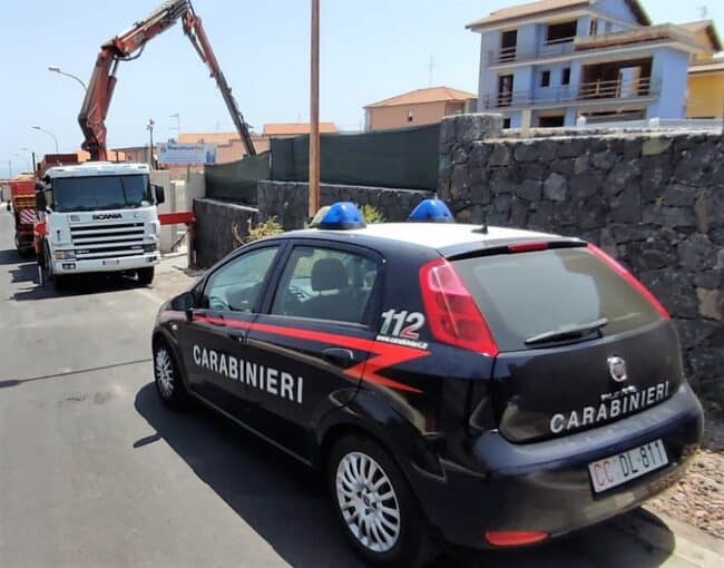 Misterbianco, reperiva a “costo zero” il materiale da rivendere nel suo deposito: denunciato