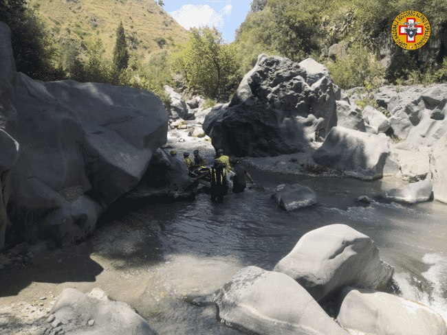 Intervento lungo le Gole del Fiume Alcantara: turista si infortuna, recuperato