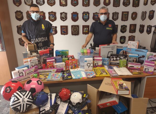 Palermo, sequestro di circa 78mila articoli non sicuri in un negozio “cinese”