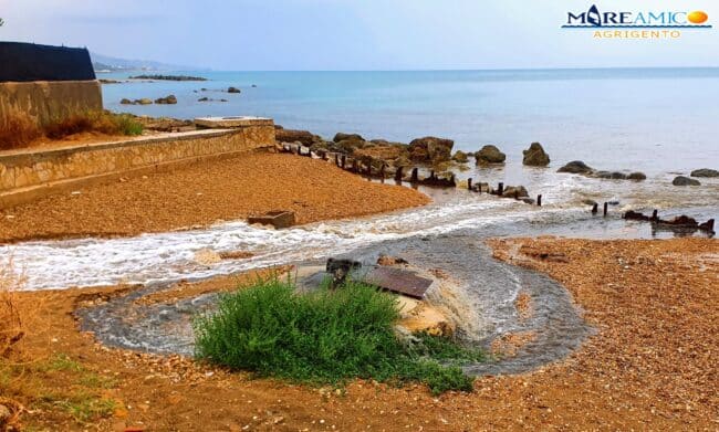 Maltempo in Sicilia, pochi minuti fanno saltare le fogne ad Agrigento: finite in mare acque nere