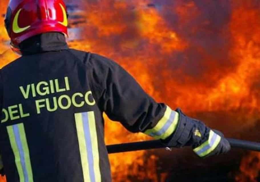 Incendi e acquazzoni nel territorio di Palermo: vigili del fuoco ancora sul posto per i soccorsi