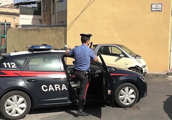 Inseguimento per le vie di Catania, due giovanissimi a bordo di un’auto “car sharing” rubata