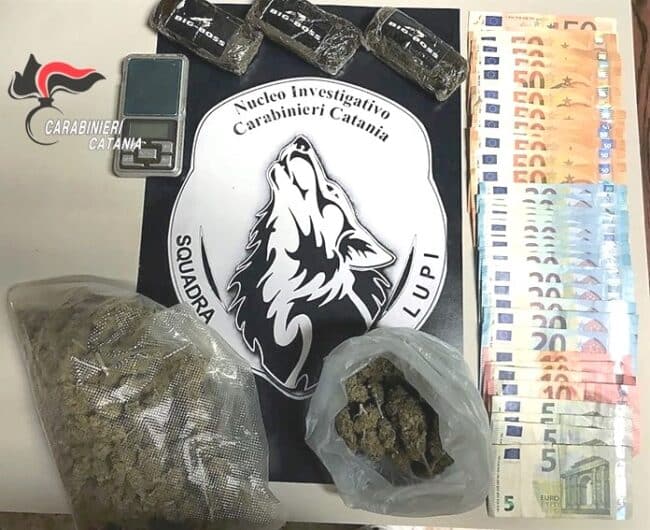 Era il punto di riferimento per i consumatori di droga a Barriera: un arresto in via Del Bosco