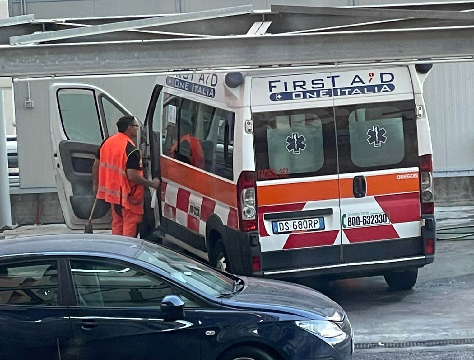 Policlinico-San Marco Catania, il caso del box sanificazione ambulanze usato come parcheggio auto
