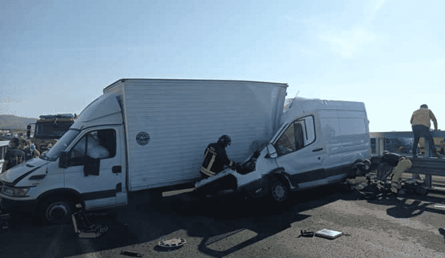 Grave incidente sulla SS 640, furgone investe auto in corsia d’emergenza: grave un catanese
