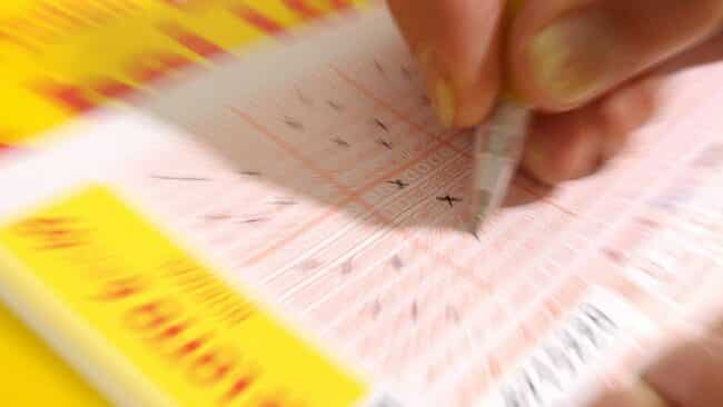 Dalla felicità alla tragedia, vince alla lotteria ma muore annegato prima di riscuotere la somma