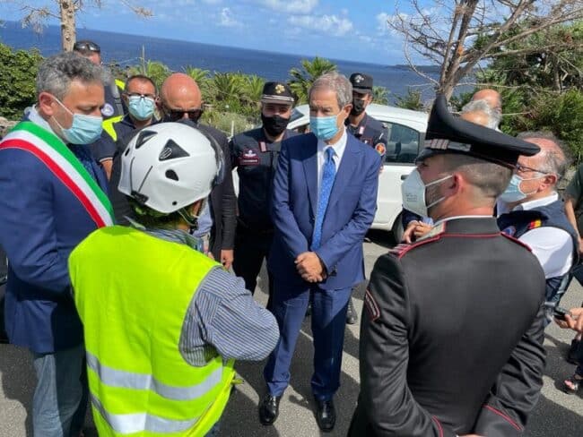 Tromba d’aria a Pantelleria, Musumeci sull’isola per il sopralluogo: inizia la conta dei danni