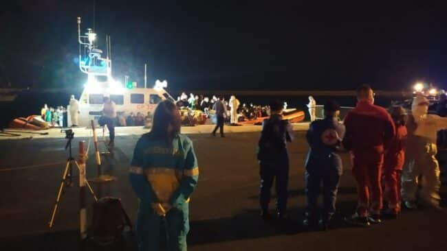 Emergenza migranti, sbarcano in 121 sulle coste siciliane: pronto il trasferimento in hotspot