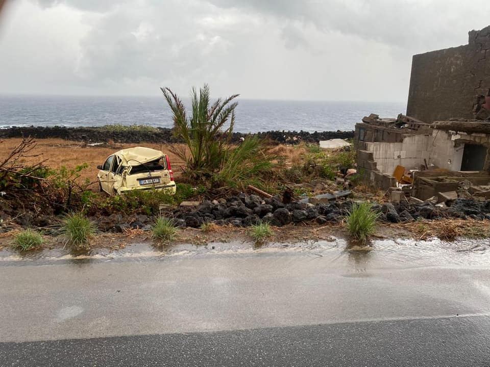 Pantelleria, il ministro Di Maio telefona al sindaco: “Verrete aiutati”. Operativo l’aeroporto dell’isola