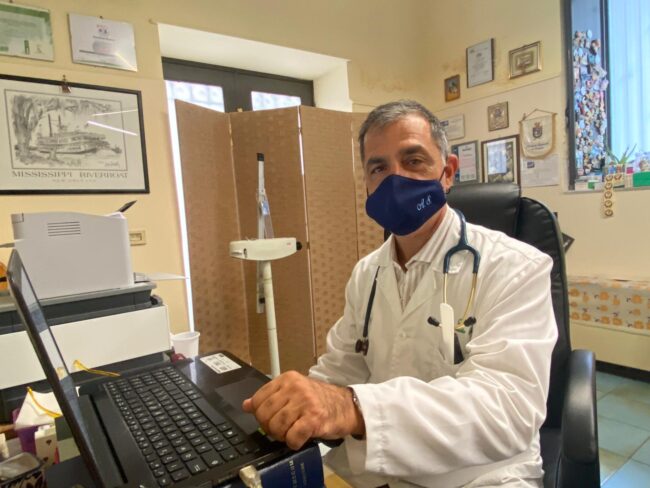 Lo chiedo al pediatra. Quali sono i benefici del latte delle mamme vaccinate? I consigli del dottor Sinatra – VIDEO INTERVISTA