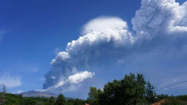 Etna, è terminata la fontana di lava: ricaduta di cenere nel Catanese, ecco dove