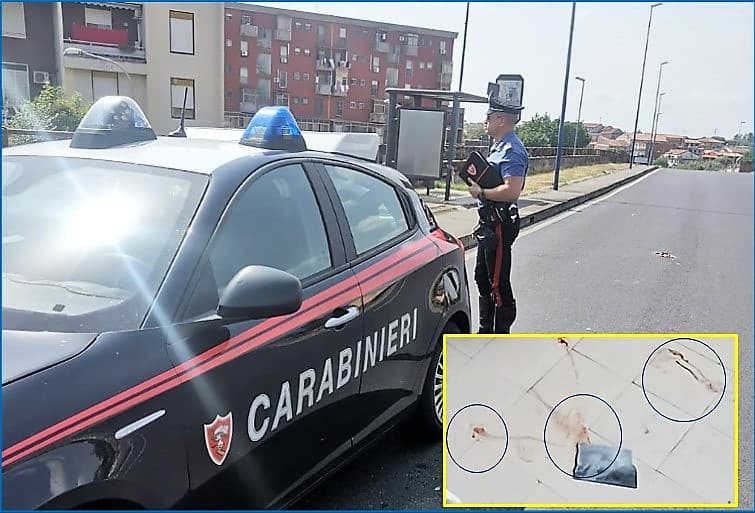 Terrore a Catania, donna insanguinata fugge in strada: ferita a colpi di martello dal fratello