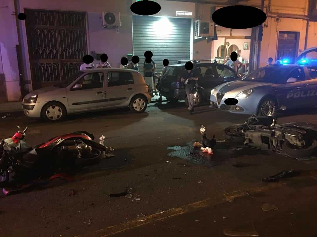 Acireale, incidente nella notte tra due motoveicoli: feriti due giovani
