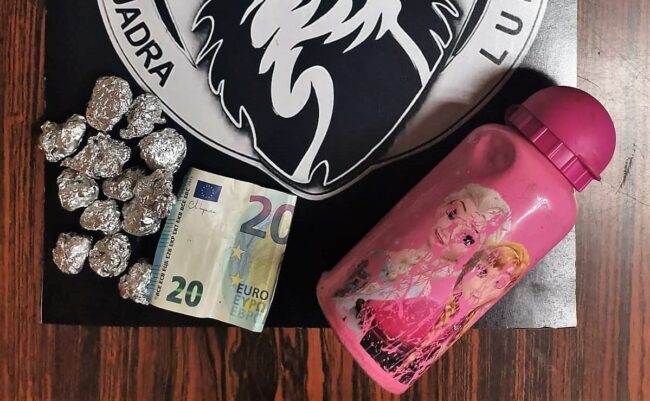 Catania, droga e soldi nell’astuccio delle bambine: arrestato pregiudicato già ai domiciliari
