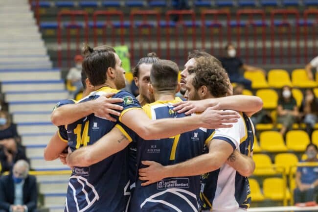 Pallavolo maschile, la Sistemia Saturnia Aci Castello di nuovo in campo contro il Marcianise