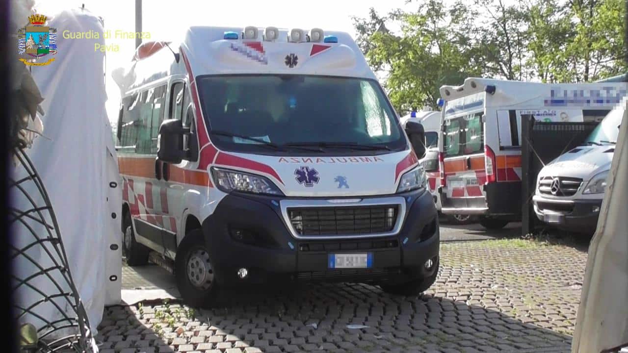 Ambulanze, caporalato e appalti truccati: maxi operazione in corso in tutta Italia, coinvolta la Sicilia