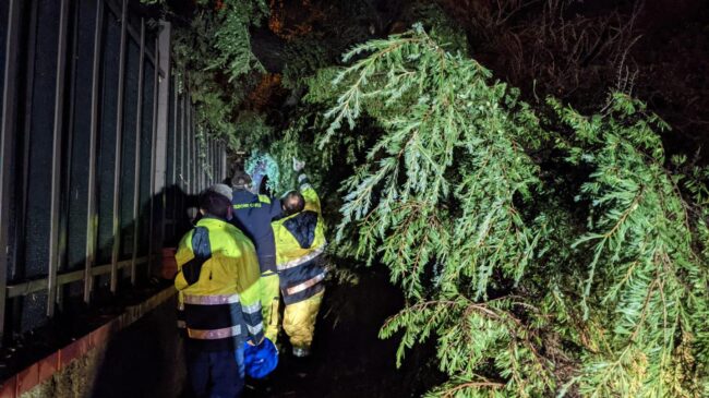 San Giovanni La Punta: controlli post maltempo su edifici pubblici e strade, tetto di una palestra divelto