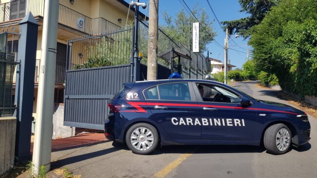 Trecastagni, violenza scaturita da gelosia morbosa: donna aggredita dal compagno