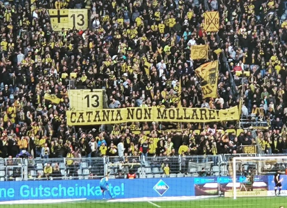 “Catania non mollare”, i tifosi del Borussia Dortmund solidali con la città colpita dal maltempo