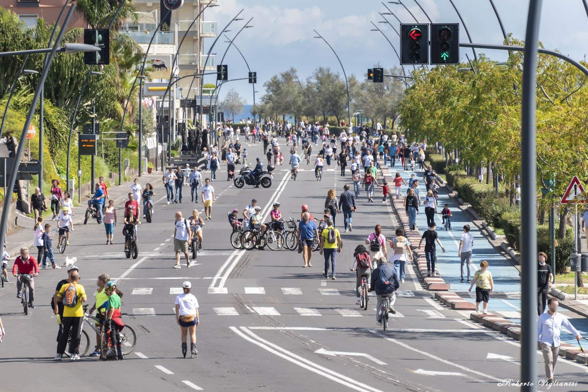 Catania “festeggia” la zona bianca con la sua domenica “speciale”: arte, cultura, sport e mare – FOTO