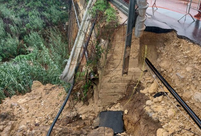 Maltempo a Caltagirone: cede il ponte di Granieri – FOTO