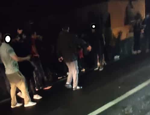 Sbarco di migranti nel Catanese, 84 persone arrivate nella notte ad Acitrezza: cittadini increduli