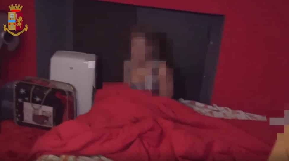 Choc a Catania, prostitute umiliate e ridotte in schiavitù: 9 arresti, NOMI e DETTAGLI raccapriccianti – VIDEO