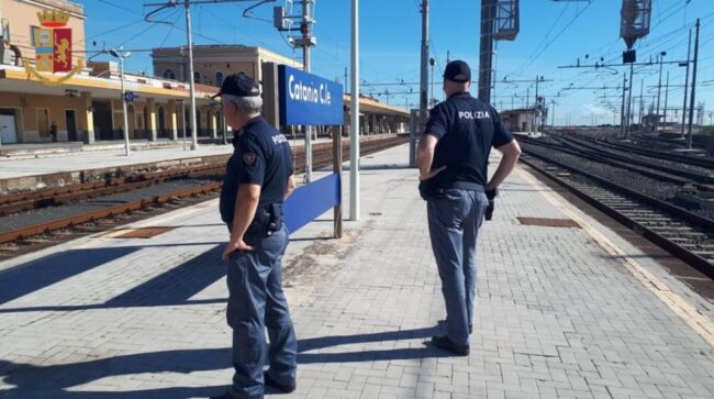 Voti bassi a scuola, 14enne fugge e rischia di morire tra i binari: un treno la sfiora, Polfer in allarme
