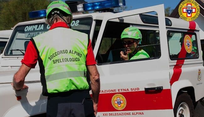 Si smarriscono sull’Etna durante l’eruzione, paura per due bambine: Soccorso Alpino in azione