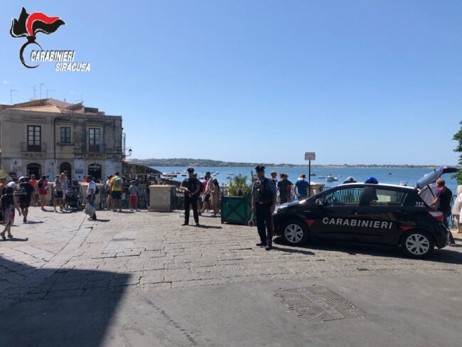 Chiuso nota panineria con due lavoratori in nero: uno col Reddito di Cittadinanza e l’altro minorenne