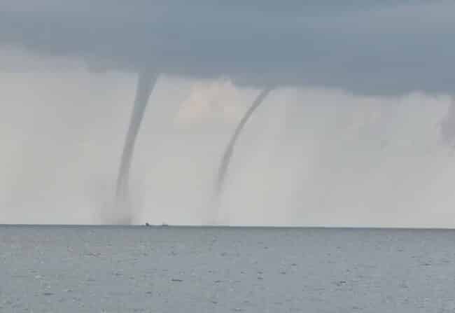 Ancora trombe d’aria in Sicilia, avvistamenti eccezionali lungo la costa: le foto fanno il giro del web