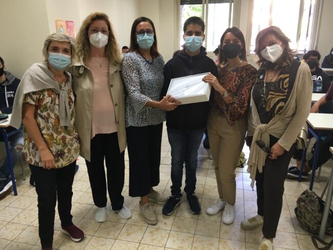 IIS “C. Marchesi”, l’associazione “Aiutiamo ‘la stella’a brillare” dona alla scuola un pc per uso di strumenti tiflodidattici