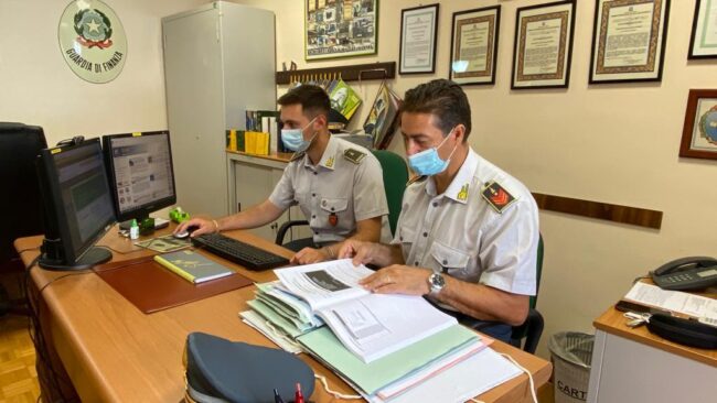 Reddito di Cittadinanza: “dimentica” di dichiarare che il figlio è arrestato, denunciata una signora