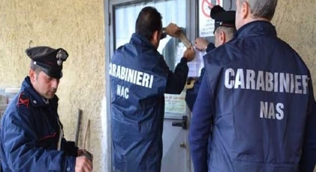 Stabilimento balneare abusivo, beccato dai carabinieri del Nas: ordinanza di “cessazione dell’attività”