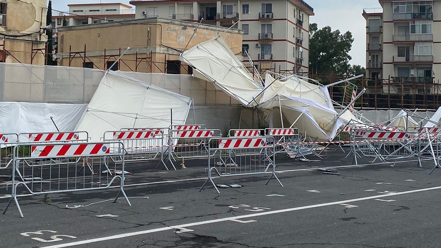 Catania, il maltempo danneggia l’area tamponi: sospese temporaneamente le attività – i DETTAGLI