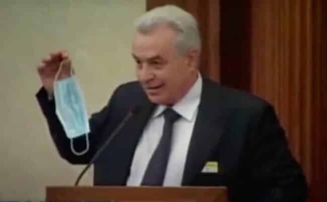 Super Green pass, magistrato sospeso attraversa lo Stretto di Messina su peschereccio