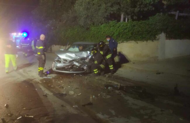 Scontro frontale nel Ragusano, 5 feriti. Le FOTO
