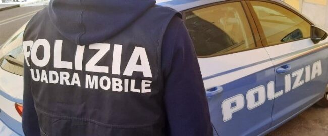 Nascondeva eroina nel controsoffitto di casa: arrestato pusher 35enne