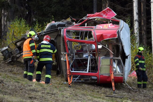 Cabina di funivia cade e uccide un passeggero: tragedia sul monte Jested