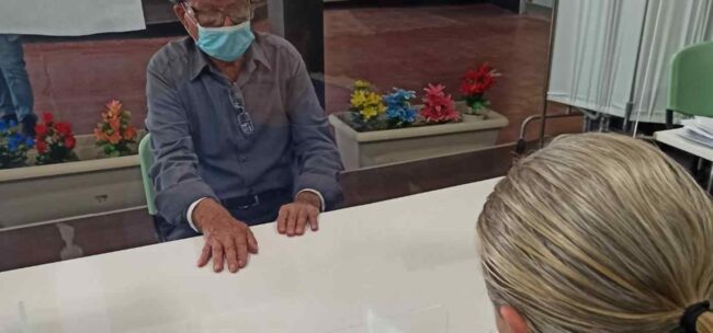 Covid Ragusa: a 100 anni, 1 mese e due giorni il signor Buonafede si è presentato all’hub per la terza dose del vaccino