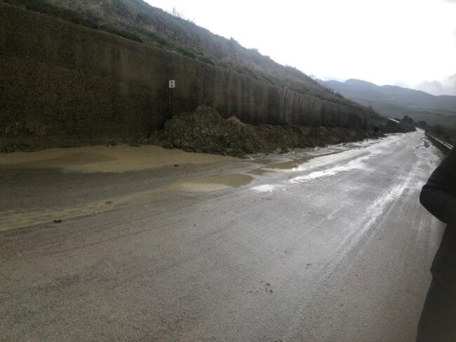 Maltempo a Enna, “colpita” la Provinciale 15: strada fondamentale per raggiungere l’ospedale Chiello